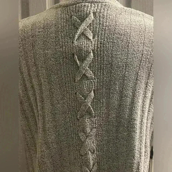 No Boundaries gray open sweater/cardigan ribbed with pockets & lace up back - Picture 7 of 10
